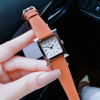 ĐỒNG HỒ NỮ CAO CẤP HERME NIỀNG THÉP BẠC DÂY DA SẦN