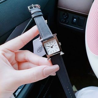 ĐỒNG HỒ NỮ CAO CẤP HERME NIỀNG THÉP BẠC DÂY DA SẦN