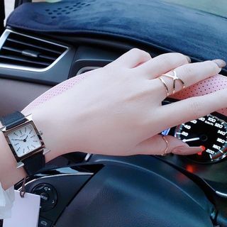 ĐỒNG HỒ NỮ CAO CẤP HERME NIỀNG THÉP BẠC DÂY DA SẦN