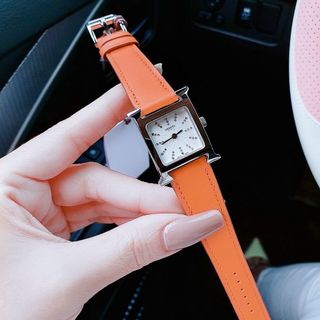 ĐỒNG HỒ NỮ CAO CẤP HERME NIỀNG THÉP BẠC DÂY DA SẦN