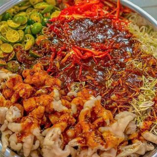 Sốt thái được nấu chín dùng để trộn chân gà, tai heo, chai 420ml