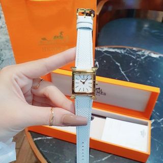 ĐỒNG HỒ NỮ CAO CẤP HERME NIỀNG THÉP VÀNG DÂY DA SẦN