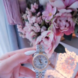 ĐỒNG HỒ NAM NỮ CAO CẤP RÔLET BA SIZE DÂY THÉP VÀNG KÍNH SAPHIRE VIỀN HỘT