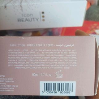 Naomi Campbell HERE TO SHINE EDT NATURAL SPRAY 15ml & BODY LOTION 50ml Bộ Sản Phẩm Hương Thơm Tự Nhiên