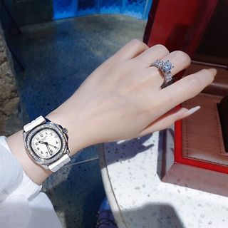 ĐỒNG HỒ NỮ CAO CẤP FATEK NAUTILUS MẶT SỐ VUÔNG VIỀN ĐÁ DÂY CAO SU NHIỀU MÀU