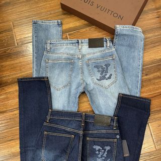 Quần jean nam. Chất JEAN mới nhất từ LV , 2 gam màu Mid Blue đậm và Nhạt tạo nên nét trầm ấm