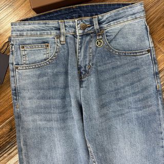 Quần jean nam. Chất JEAN mới nhất từ LV , 2 gam màu Mid Blue đậm và Nhạt tạo nên nét trầm ấm