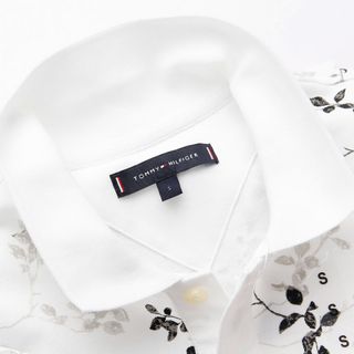 Áo thun có cổ nam.