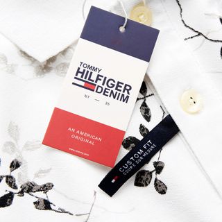 Áo thun có cổ nam.