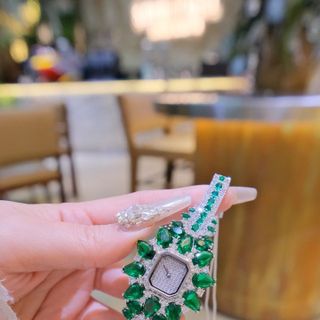 ĐỒNG HỒ NỮ CHÍNH HÃNG FUNMEI F2174 MẶT VUÔNG ĐÍNH ĐÁ NGỌC LỤC BẢO FULLBOX