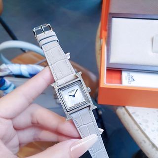 ĐỒNG HỒ NỮ CAO CẤP HERME HÊURE VIỀN HỘT TẶNG KÈM DÂY DA XỊN