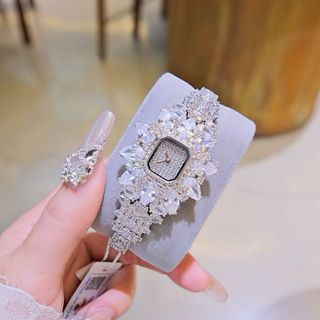 ĐỒNG HỒ NỮ CHÍNH HÃNG FUNMEI F2174 MẶT VUÔNG ĐÍNH ĐÁ XOÀN FULLBOX