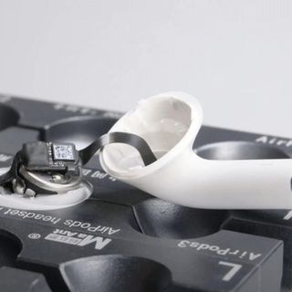 Pin Thay Tai Nghe Airpods 4 Chính Hãng Varta