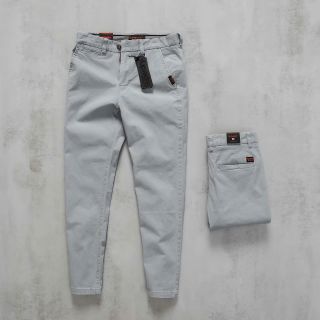 Quần dài kaki nam. Chất vải 98% cotton dày dặn đanh mịn 2% sợi Spandex co giãn thoải mái.