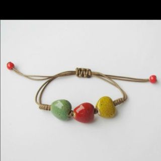 Vòng đeo tay hạt gốm đẹp nhiều mẫu mới