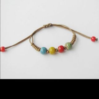 Vòng đeo tay hạt gốm đẹp nhiều mẫu mới