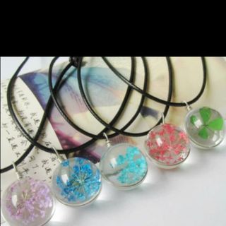 Dây chuyền da kèm mặt đá ép hoa khô đẹp nha