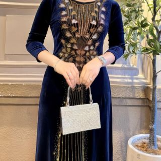 Đầm MIDI trung niên dự tiệc sang trọng vải nhung cao cấp đính đá, tặng mẹ co giãn tốt bigsize 75kg M541