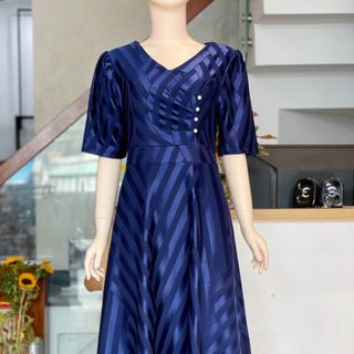 Đầm trung niên sang trọng dành cho mẹ,thiết kế cao cấp dự tiệc, thun sọc chính phẩm co giãn tốt đến 80kg DN12 Kem Nữ