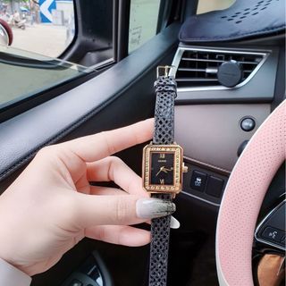 SĂN SALE CUỐI NĂM ĐỒNG HỒ NỮ THỜI TRANG GUECC DÂY DA ĐEN MẶT VUÔNG