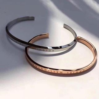 QUÀ VALENTINE CUFF CAO CẤP DANIEL W MỎNG KHẮC CHỮ HỘP NƠ