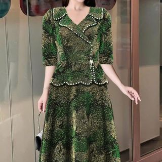 Đầm midi dáng ngắn sang trọng cho mẹ! 🌟
