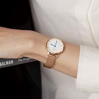 ĐỒNG HỒ NỮ CAO CẤP D WELLINGTON ROMAN DÂY LƯỚI MẶT TRÒN HỘP NƠ TEM