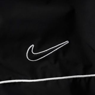 Áo khoác nam.  Lớp xi Nhật chống tia UV  chính hãng. Lớp Lưới bên trong  mịn xịn.