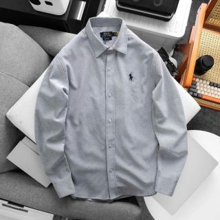 Sơ mi nam sọc nhấn họa tiết thêu logo tinh sảo tinh tế và độc đáo.