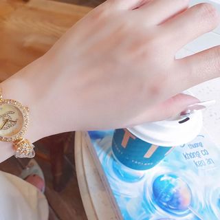 SĂN SALE CUỐI NĂM ĐỒNG HỒ NỮ THỜI TRANG CHANEU DÂY HOA MẶT LOGO VIỀN HỘT