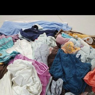 Áo thun cũ dùng làm giẻ lau giá 25k 1 kg