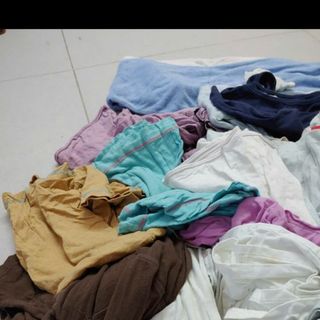 Áo thun cũ dùng làm giẻ lau giá 25k 1 kg