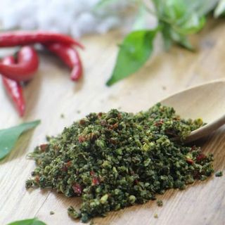 MUỐI LÁ É - ĐẶC SẢN MIỀN TRUNG - HƯƠNG VỊ MIỀN NAM, cay mặn - HỦ 100GR