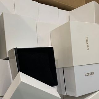 Hộp đồng hồ seiko full bộ như ảnh