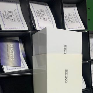 Hộp đồng hồ seiko full bộ như ảnh