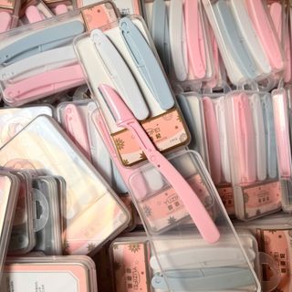 Hộp 3 Dao Cạo Lông Mày Gấp Gọn - Bộ 3 Dao Tìa Mày Gấp Gọn Kèm Hộp Đựng Bảo Quản An Toàn, Dao Tỉa Chân Mày Lưỡi Dao Thép Không Gỉ - Giá Sỉ