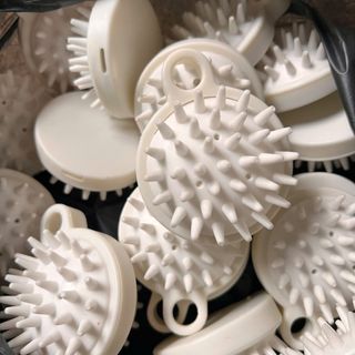 Lược Gội Đầu Silicon Muji - Giúp Mát Xa Da Đầu, Thoải Mái, Ngăn Ngừa Gãy Rụng Tóc Hàng Nhật - Giá Sỉ