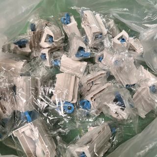 Dụng Cụ Nặn Kem Đánh Răng Nhiều Màu Sắc Sang Trọng Cuộn Kẹp Ép Kem Đánh Răng - Giá Sỉ