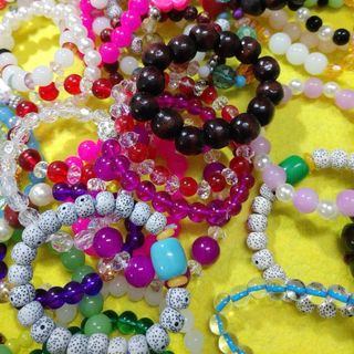 Sale vong tay chuoi deo tay phong thuy rat nhiu mau 6k