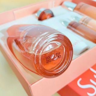 SET DƯỠNG NHÂN SÂM SULWHASOO – MẪU MỚI NHẤT 2025
CHO LÀN DA CĂNG HỒNG, SÁNG MỊN, GIẢM NHĂN, NGỪA CHẢY SỆ