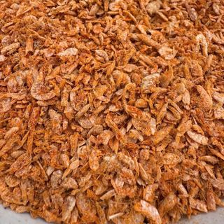 Tép khô, tép riu loại nhỏ, vị mặn, dùng nấu Bún riu