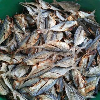 Đặc sản Cá Mặn Bạc Má (Cá lang tiêu) thơm ngon, béo, ngâm nước trước khi chế biến để rã mặn