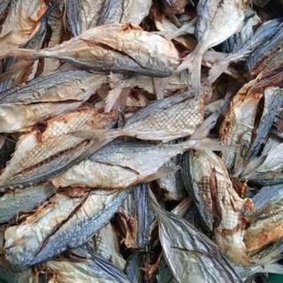 Đặc sản Cá Mặn Bạc Má (Cá lang tiêu) thơm ngon, béo, ngâm nước trước khi chế biến để rã mặn