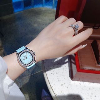 ĐỒNG HỒ NỮ CAO CẤP FATEK MẶT SỐ VUÔNG VIỀN ĐÁ DÂY CAO SU NHIỀU MÀU