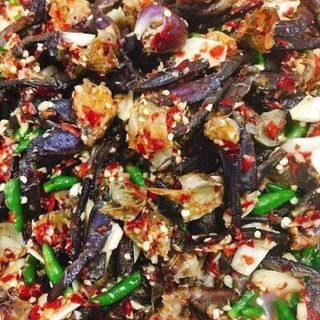 Mắm Ba Khía Cà Mau hủ 500gr - Chỉ tính Mắm Ba Khía, không tính nước - Trộn Sẵn Tỏi, Ớt Loại Con To Vừa Ăn Thơm Ngon. Nước Sốt Gia Vị