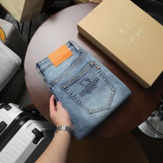 SHORT JEANS NAM.  Độ dày vừa vặn, form chuẩn thoải mái.