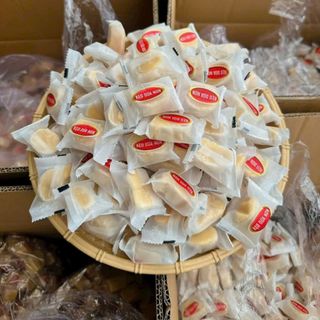 KẸO DỪA NON CUỘN TRUYỀN THỐNG – DẺO THƠM KHÓ CƯỠNG 500G - WINNIE HOUSE