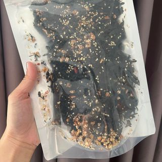 Rong Biển Cháy Tỏi - Rong Biển Sấy Ăn Liền - Giòn Ngon 100gr ( Chay mặn dùng được) Snack Ăn Vặt