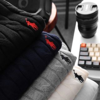 Len cổ tròn Polo Nam Nữ.  Chất len xoắn thừng xịn thêu logo ngựa.