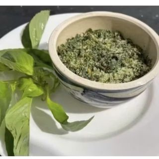 MUỐI LÁ É - ĐẶC SẢN MIỀN TRUNG - HƯƠNG VỊ MIỀN NAM, cay mặn - HỦ 100GR